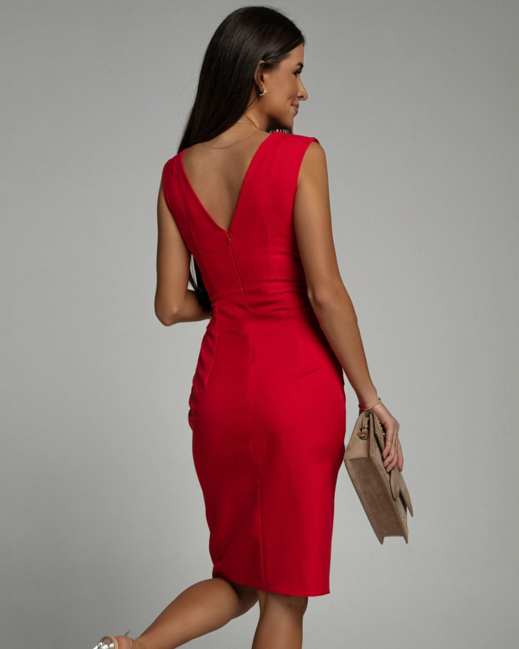 Eastwood and Bloom™ | Fitted dress with V-neck and slit