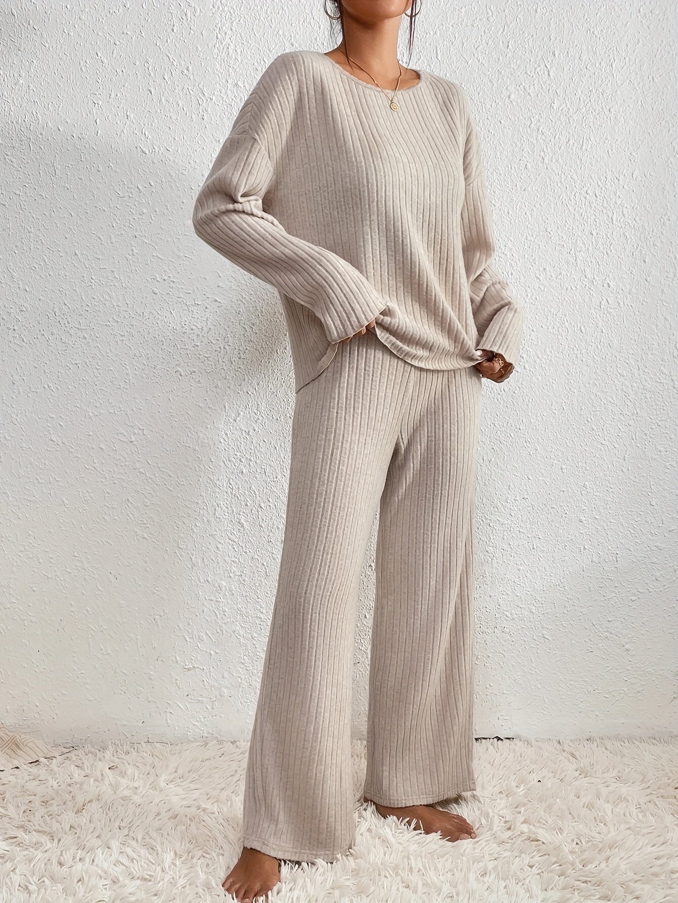 Eastwood and Bloom™ | Elegant set for women with ribbed sweater and straight leg