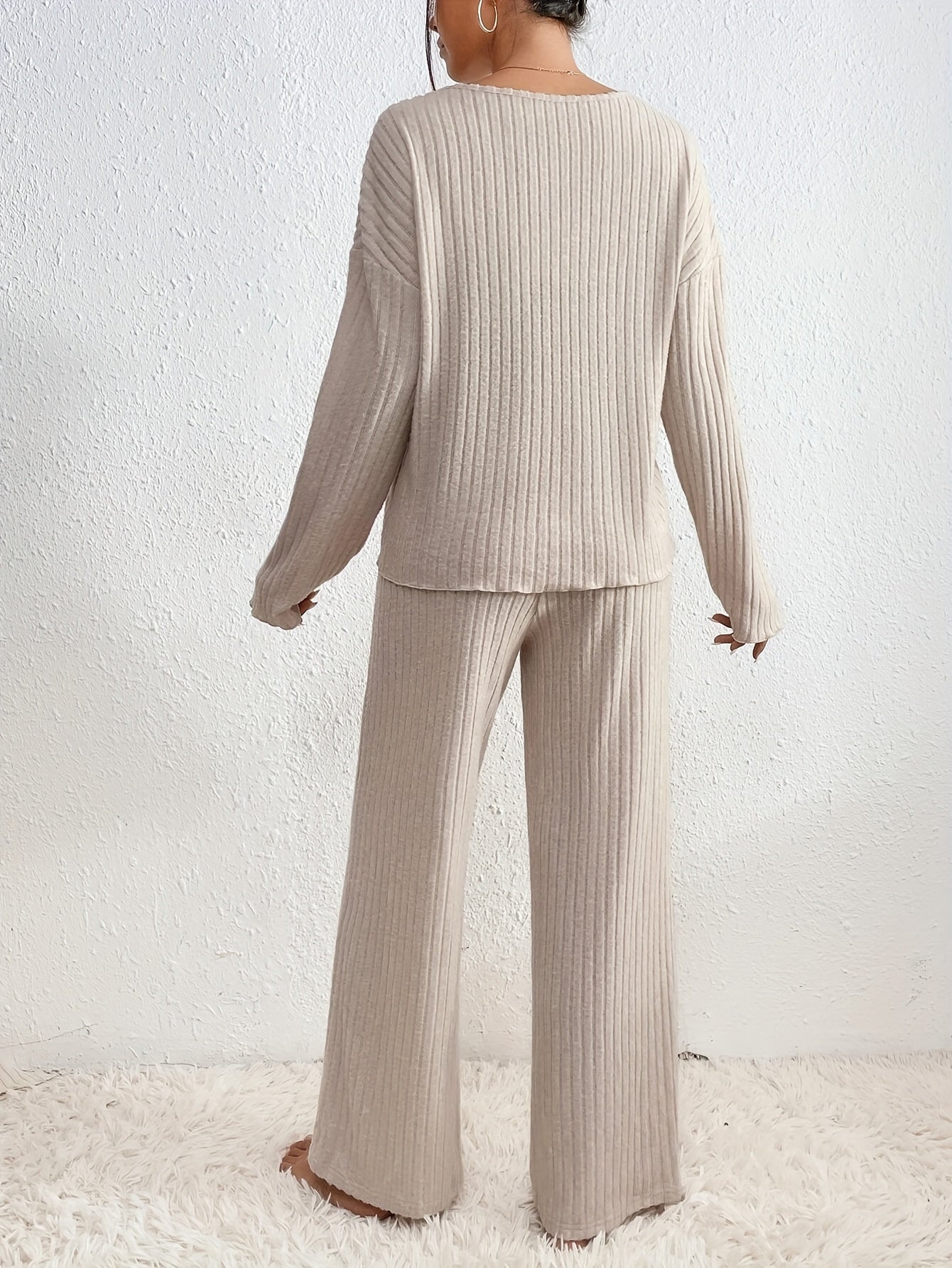 Eastwood and Bloom™ | Elegant set for women with ribbed sweater and straight leg