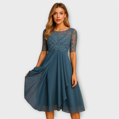 Eastwood and Bloom™ | Martyna – Elegant Lace Midi Dress