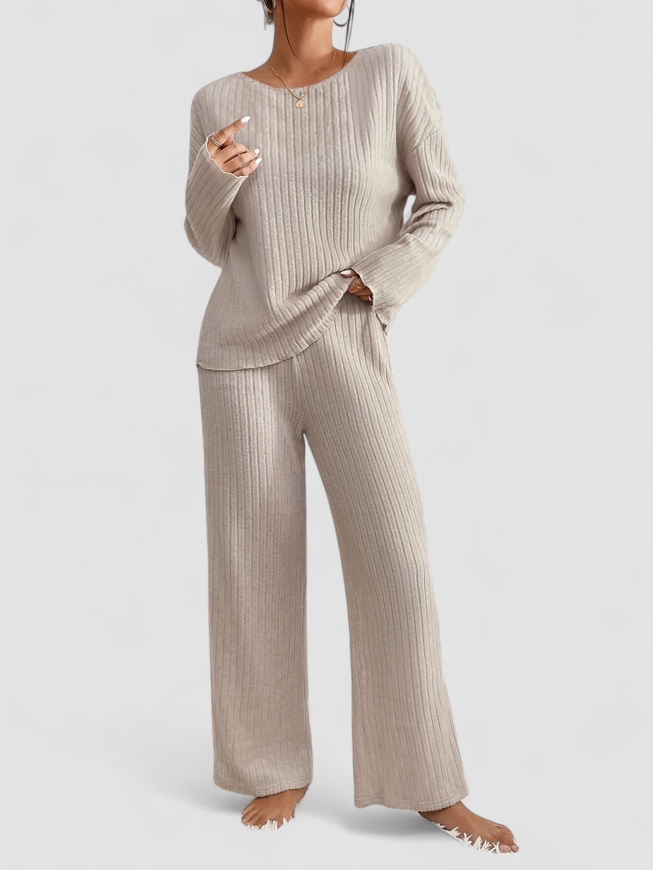 Eastwood and Bloom™ | Elegant set for women with ribbed sweater and straight leg