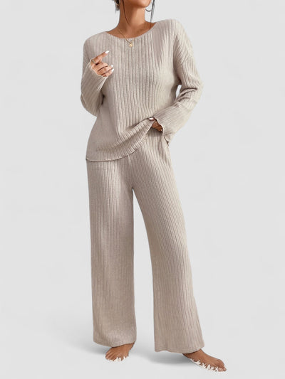 Eastwood and Bloom™ | Elegant set for women with ribbed sweater and straight leg