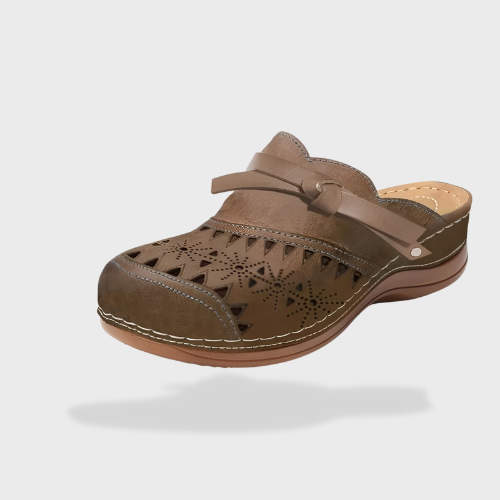 Eastwood and Bloom™ | Majken Comfort Clogs
