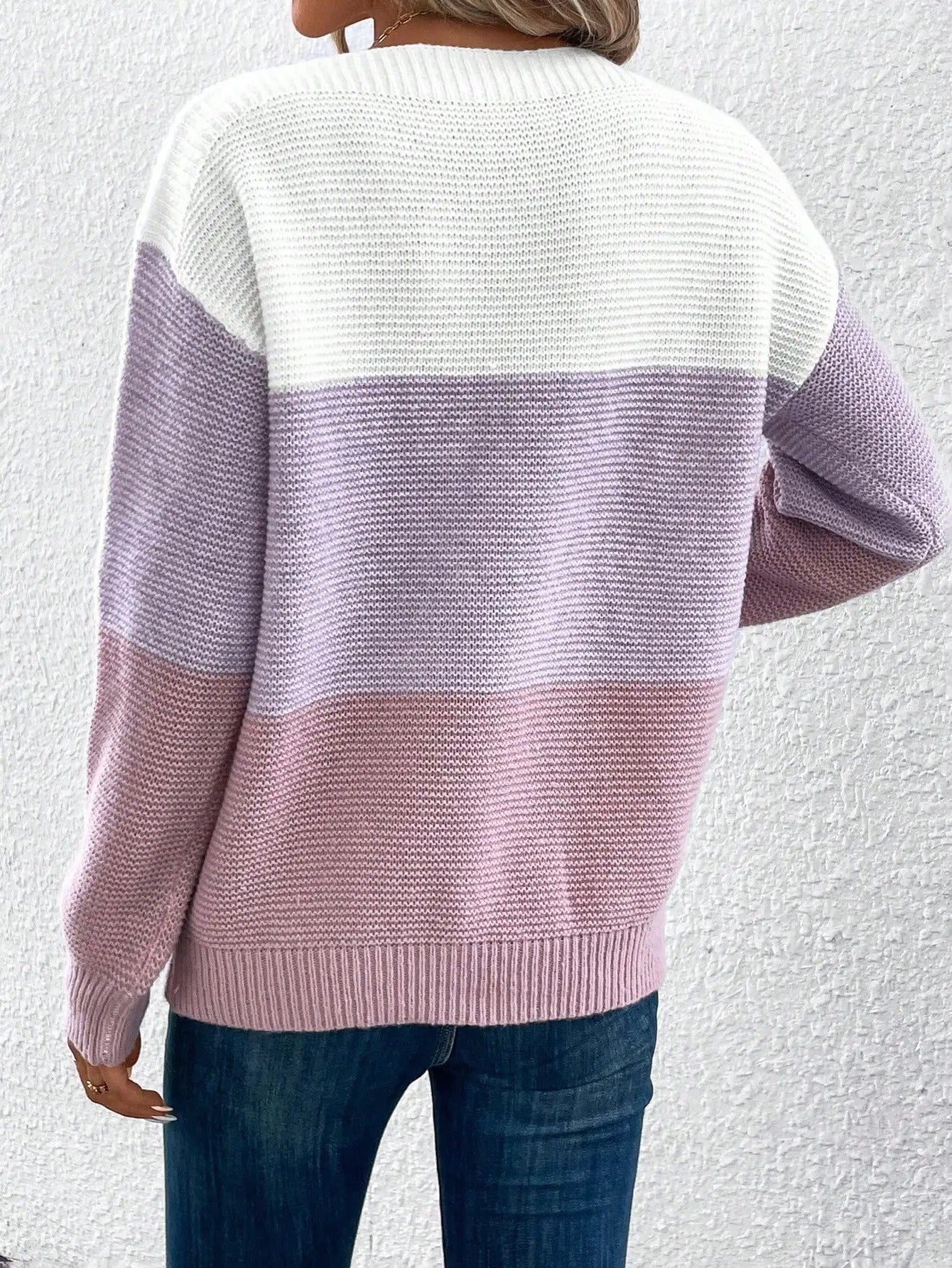 Eastwood and Bloom™ | Quinnell – Relaxed Knit Sweater