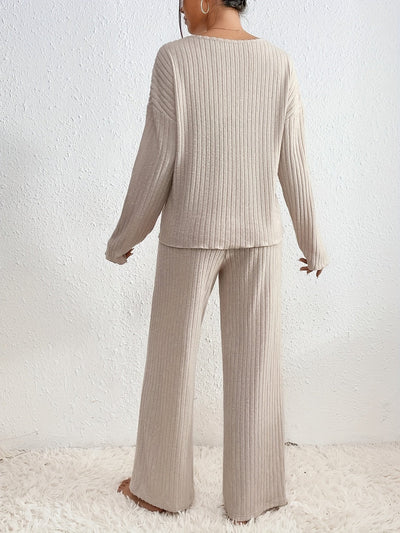 Eastwood and Bloom™ | Elegant set for women with ribbed sweater and straight leg