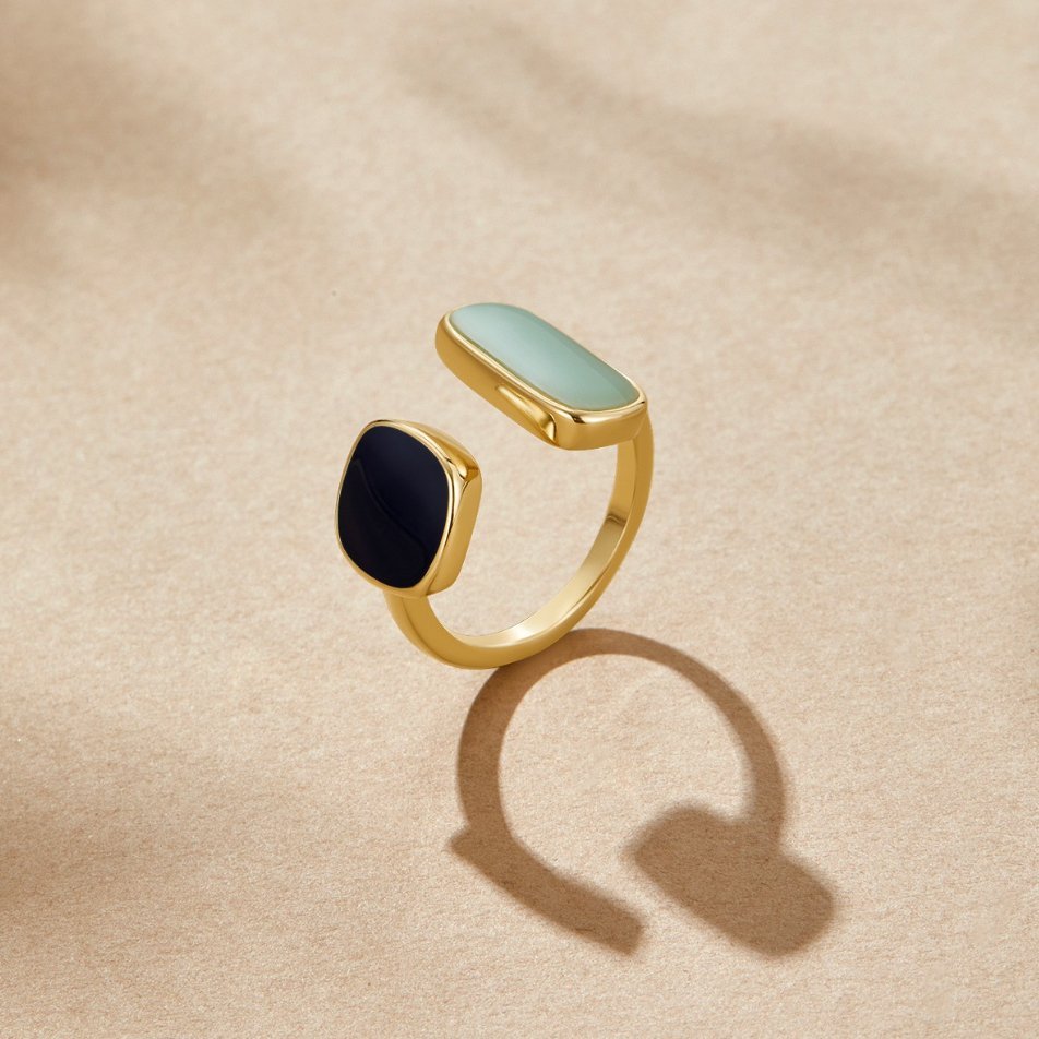 Pur - Unique twisted ring
